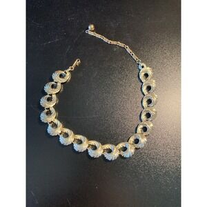 Vintage Signed Lisner Gold Tone Scallop Fan Link Bracelet Mid Century Textured